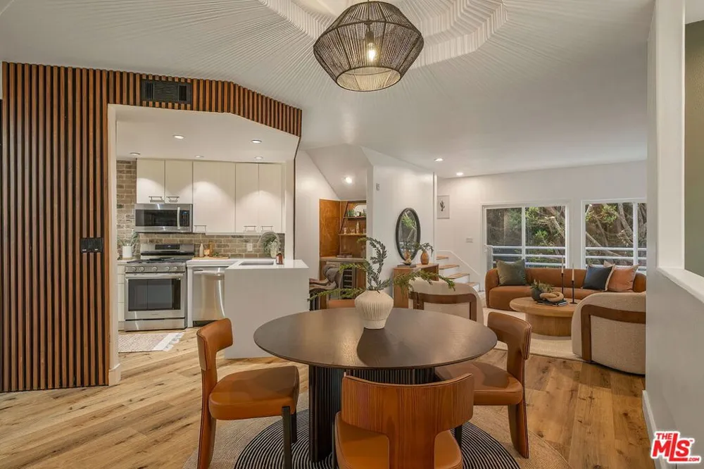 1160 Granville Avenue #104 Los Angeles, CA 90049