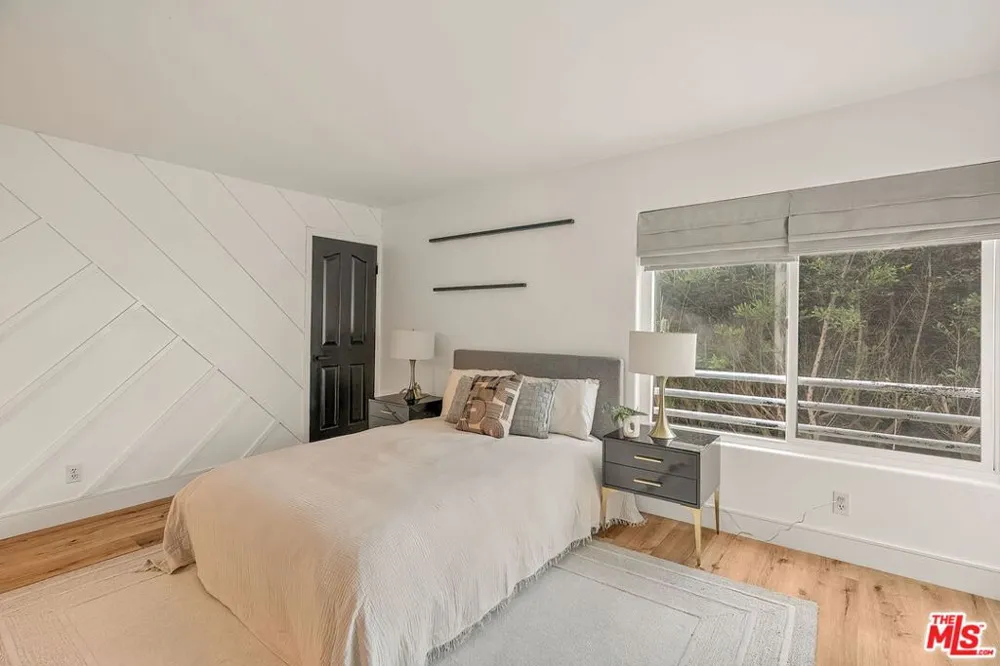 1160 Granville Avenue #104 Los Angeles, CA 90049