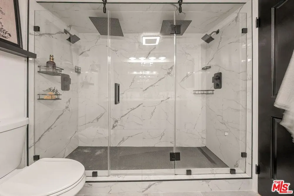 1160 Granville Avenue #104 Los Angeles, CA 90049