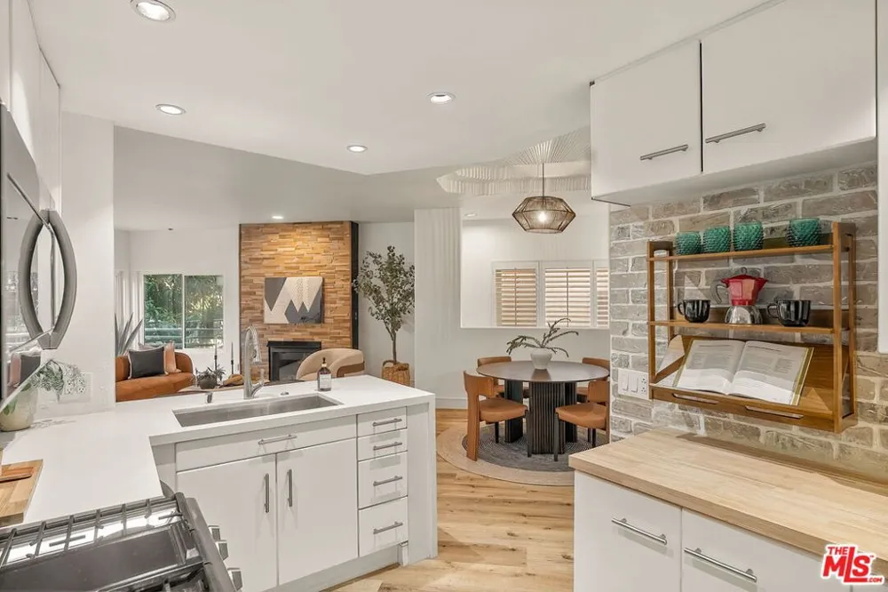 1160 Granville Avenue #104 Los Angeles, CA 90049