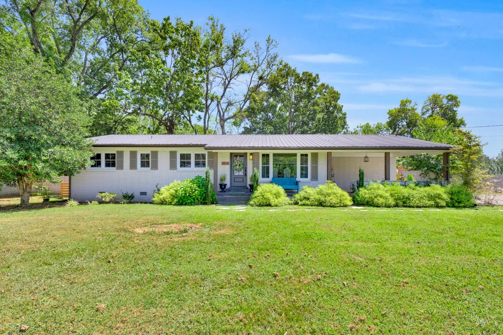 1508 Turnpike Rd Summertown, TN 38483