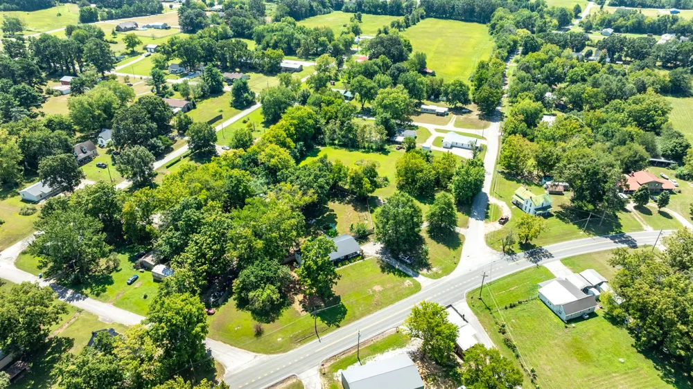 1508 Turnpike Rd Summertown, TN 38483