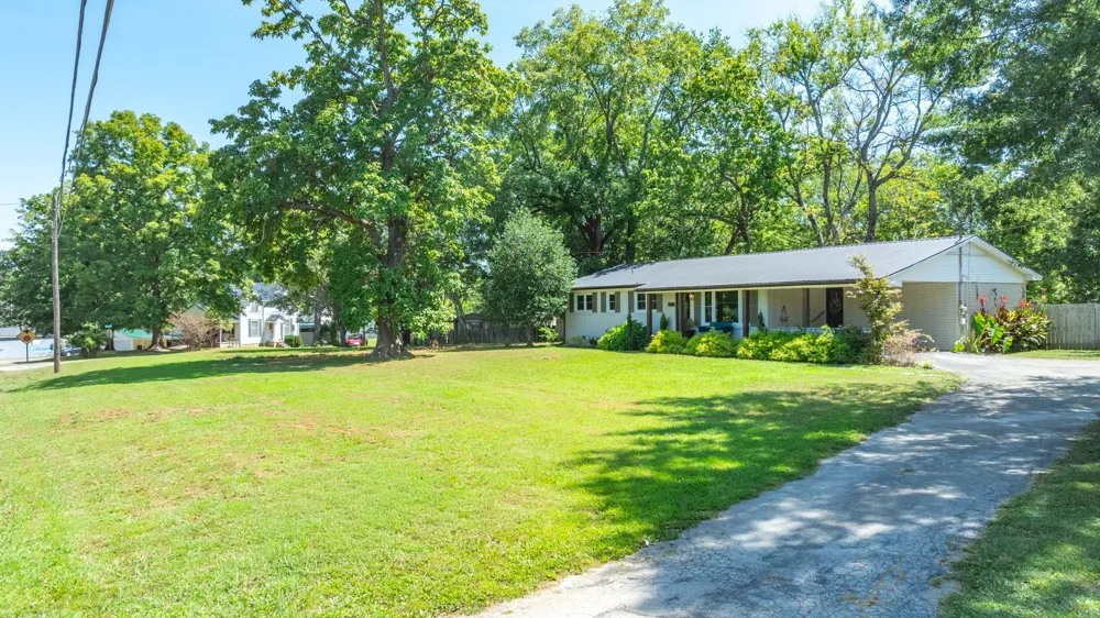 1508 Turnpike Rd Summertown, TN 38483