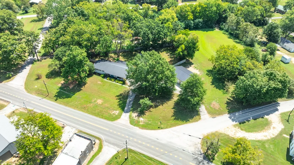 1508 Turnpike Rd Summertown, TN 38483