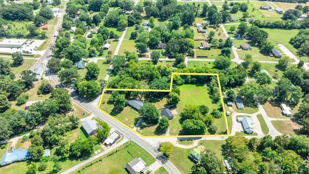 1508 Turnpike Rd Summertown, TN 38483