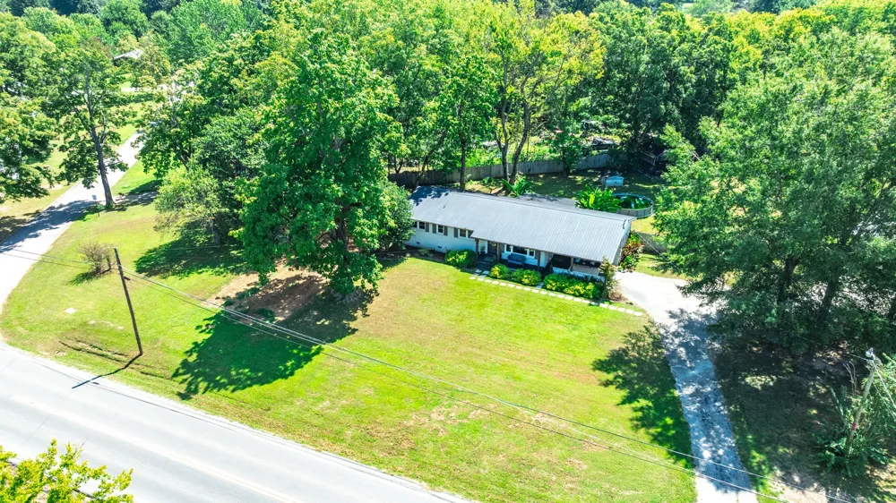 1508 Turnpike Rd Summertown, TN 38483