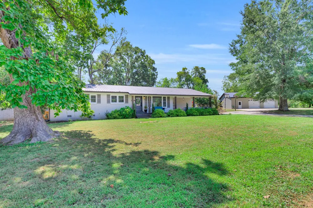 1508 Turnpike Rd Summertown, TN 38483