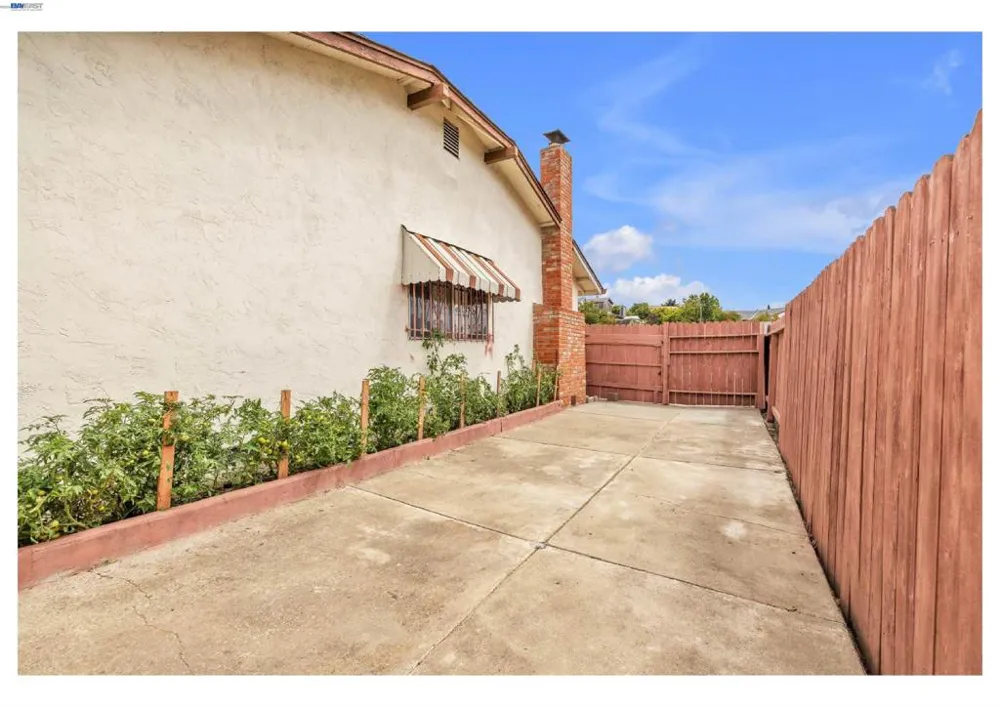 713 Falcon Drive Vallejo, CA 94589