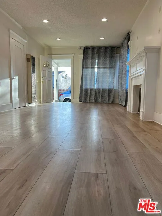 1028 Broad Avenue Los Angeles, CA 90744