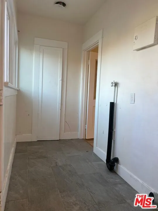 1028 Broad Avenue Los Angeles, CA 90744