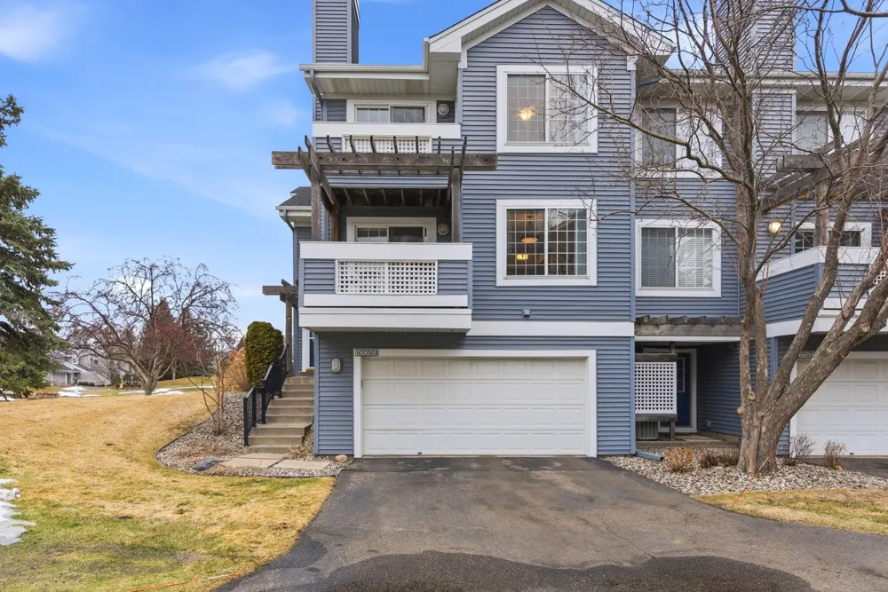 15665 24th Avenue #E Plymouth, MN 55447