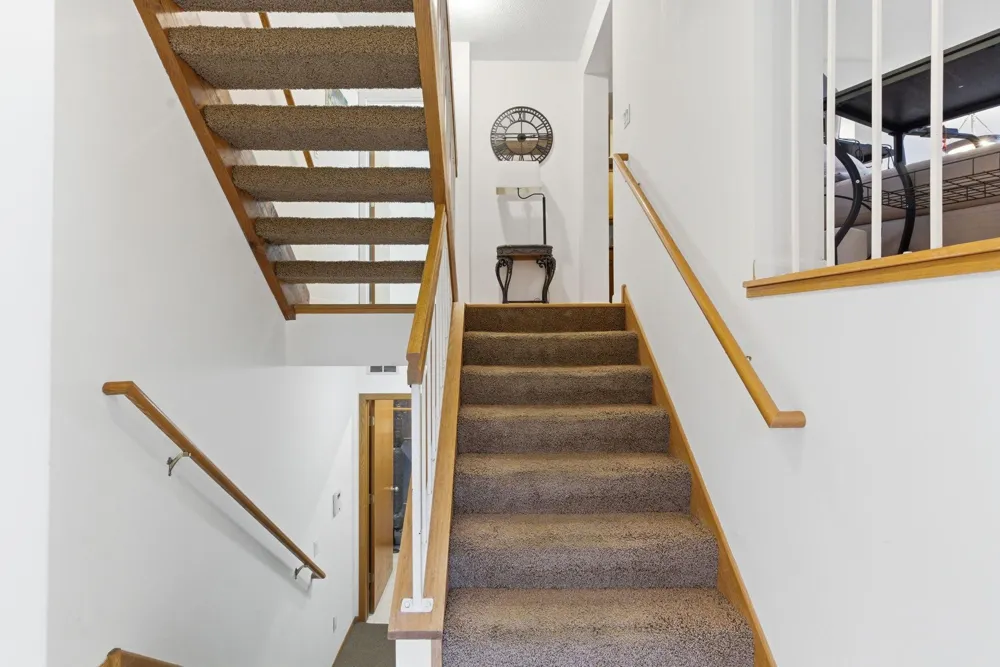15665 24th Avenue #E Plymouth, MN 55447