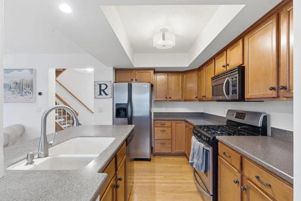 15665 24th Avenue #E Plymouth, MN 55447