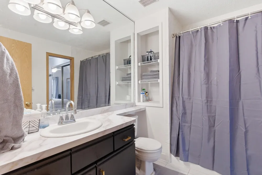 15665 24th Avenue #E Plymouth, MN 55447