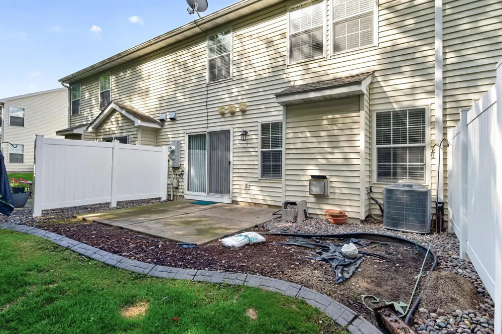 9236 Merrimac Lane Maple Grove, MN 55311