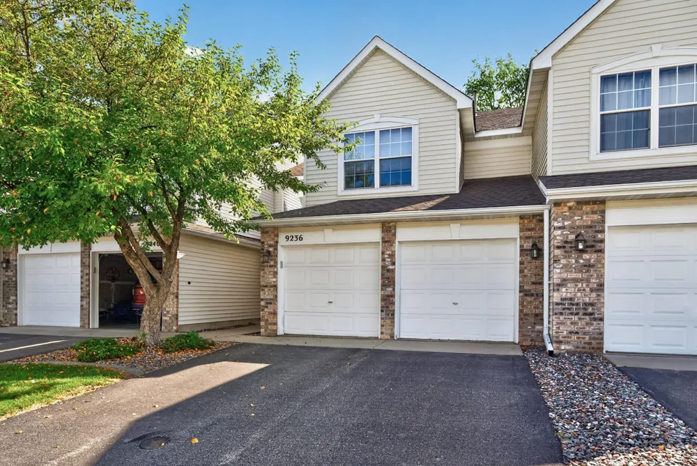 9236 Merrimac Lane Maple Grove, MN 55311