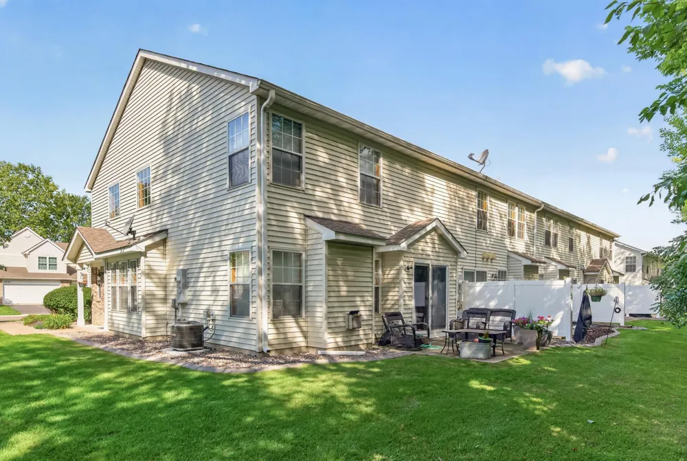 9236 Merrimac Lane Maple Grove, MN 55311