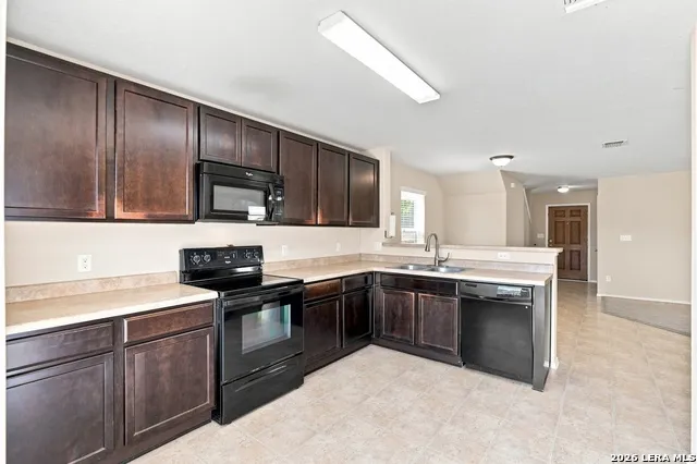 25002 Remington Oaks San Antonio, TX 78261