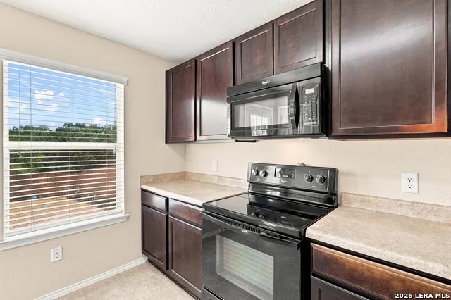 25002 Remington Oaks San Antonio, TX 78261
