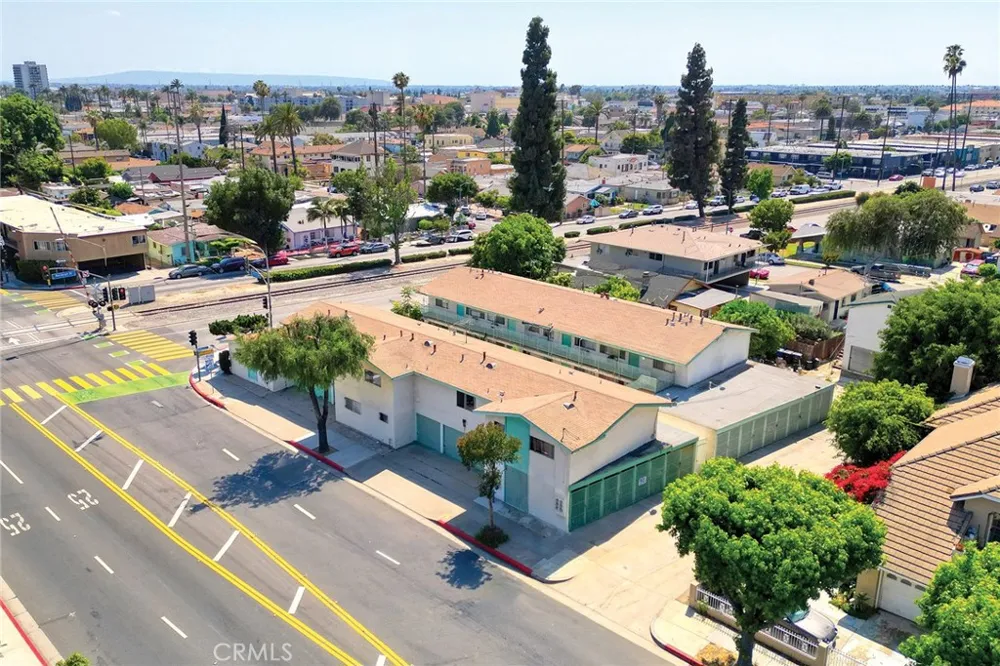 2821 Randolph Street Huntington Park, CA 90255