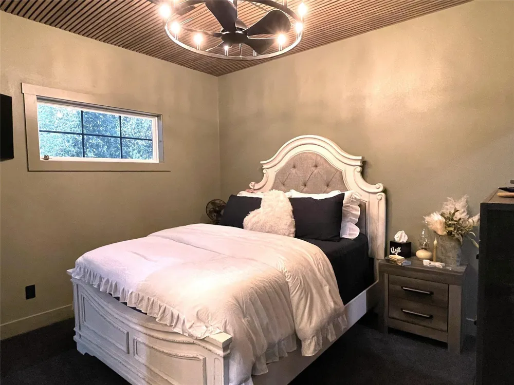 201 Man-O-War Groesbeck, TX 76642