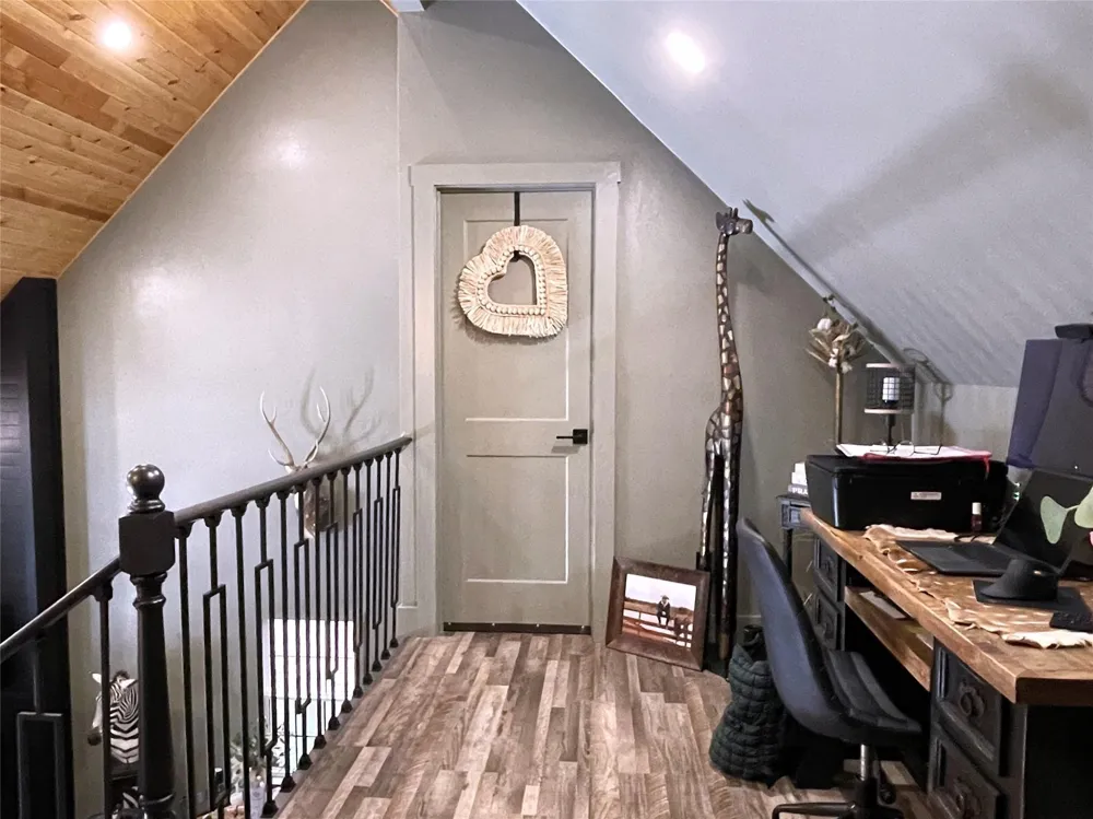 201 Man-O-War Groesbeck, TX 76642