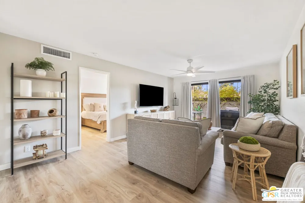 2230 S Palm Canyon Drive Palm Springs, CA 92264