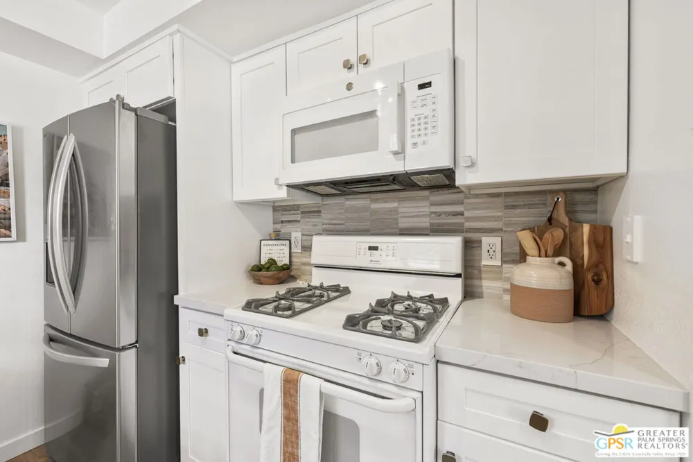 2230 S Palm Canyon Drive Palm Springs, CA 92264