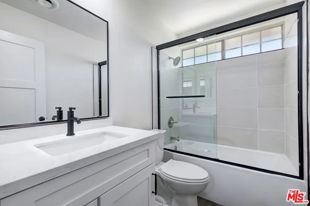 27127 Garza Drive Saugus, CA 91350