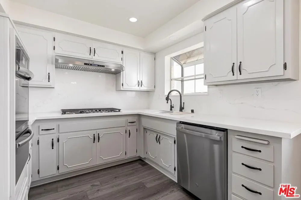 27127 Garza Drive Saugus, CA 91350