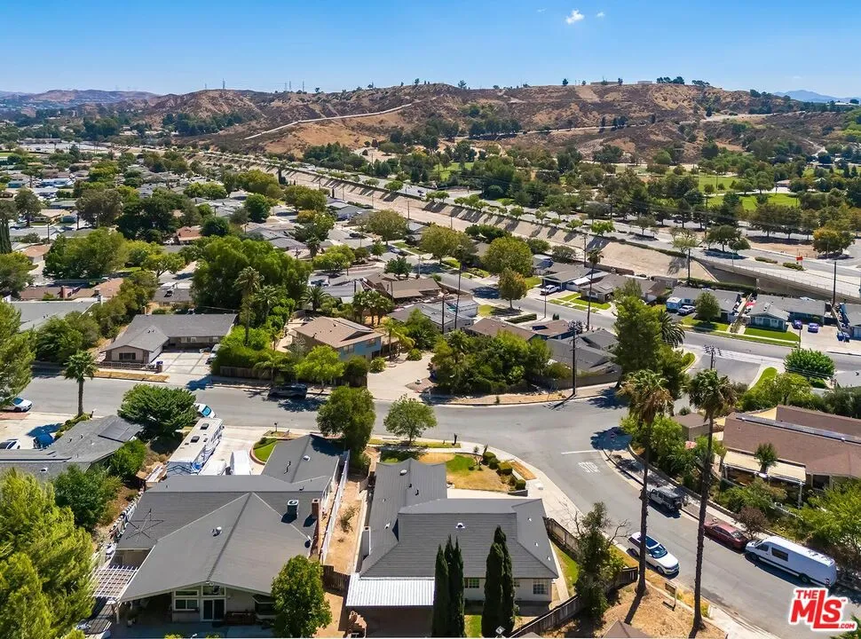 27127 Garza Drive Saugus, CA 91350