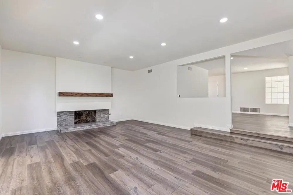 27127 Garza Drive Saugus, CA 91350