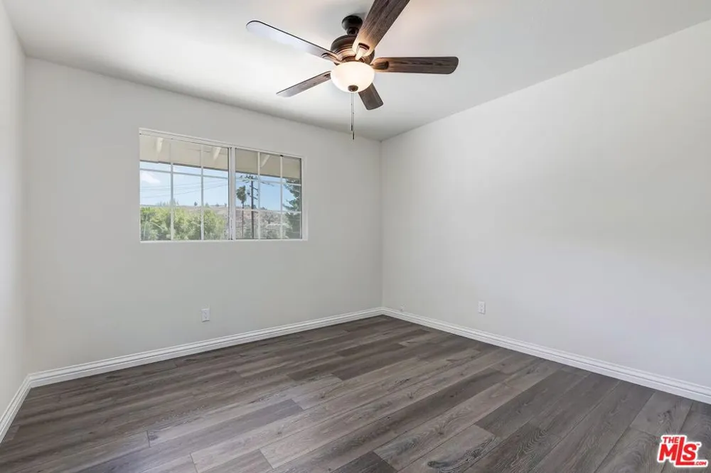 27127 Garza Drive Saugus, CA 91350