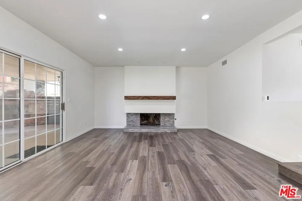 27127 Garza Drive Saugus, CA 91350