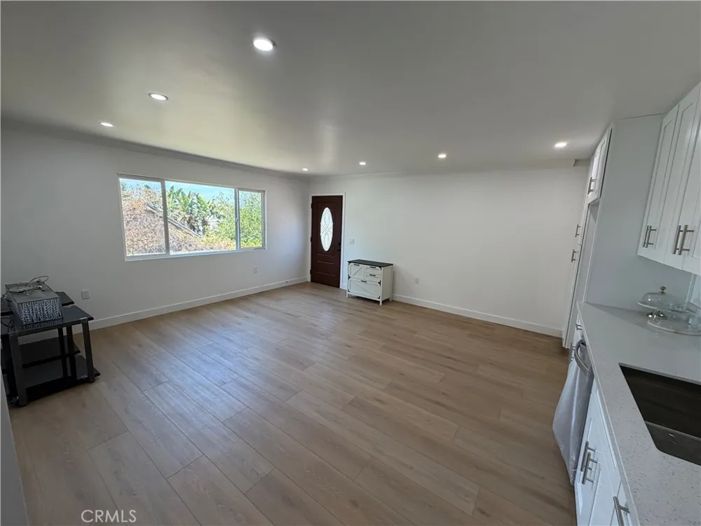 10621 McClemont Ave Tujunga, CA 91042