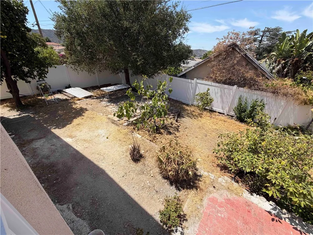 10621 McClemont Ave Tujunga, CA 91042
