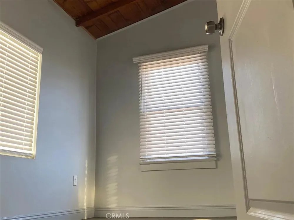 6583 Oasis 29 Palms, CA 92277
