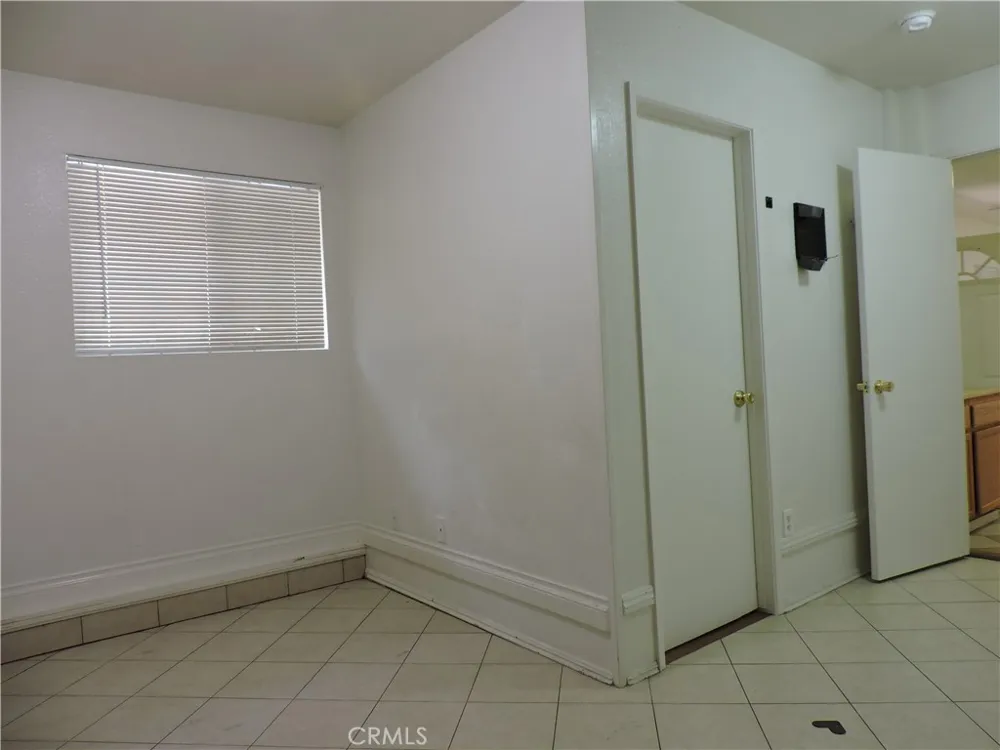 657 Knoll Crestline, CA 92325