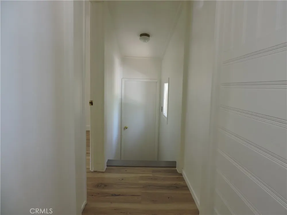 657 Knoll Crestline, CA 92325