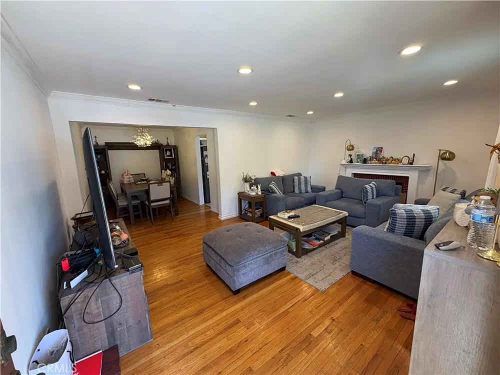 10619 Mcclemont Tujunga, CA 91042