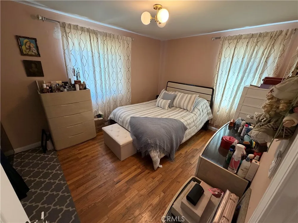 10619 Mcclemont Tujunga, CA 91042