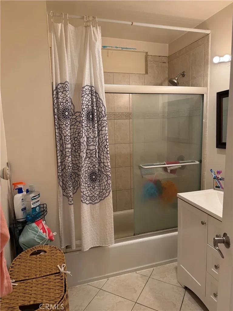 10619 Mcclemont Tujunga, CA 91042