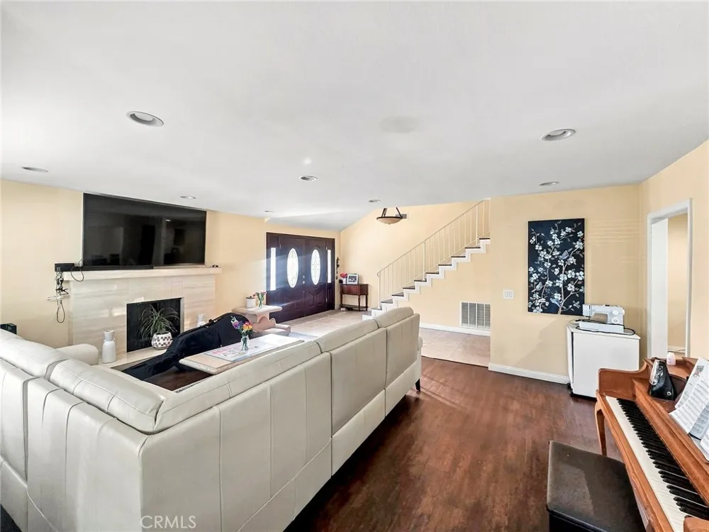 2342 Donosa Rowland Heights, CA 91748