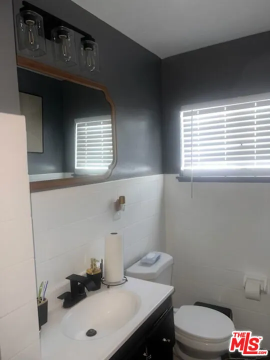 2108 W 156th Street Compton, CA 90220