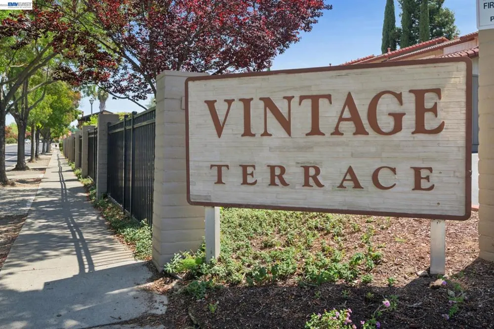728 Saint Michael Cir Pleasanton, CA 94566