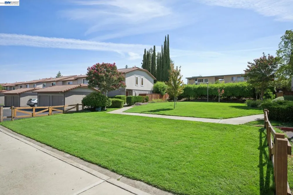 728 Saint Michael Cir Pleasanton, CA 94566