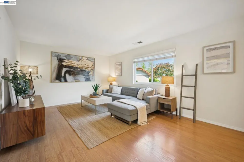 728 Saint Michael Cir Pleasanton, CA 94566