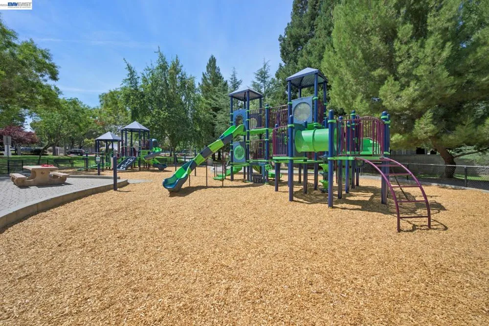 728 Saint Michael Cir Pleasanton, CA 94566