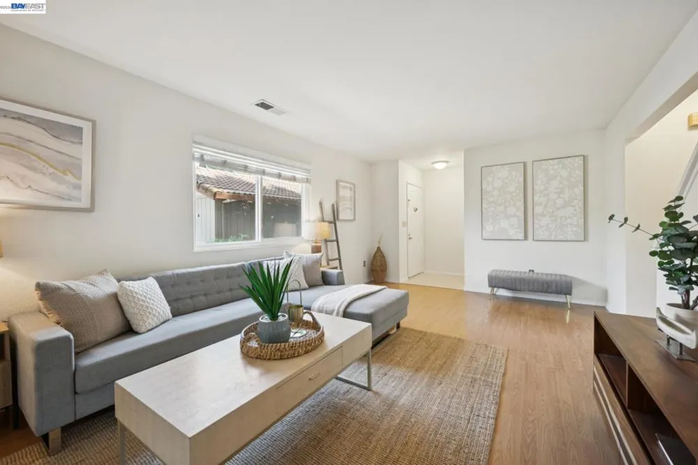 728 Saint Michael Cir Pleasanton, CA 94566