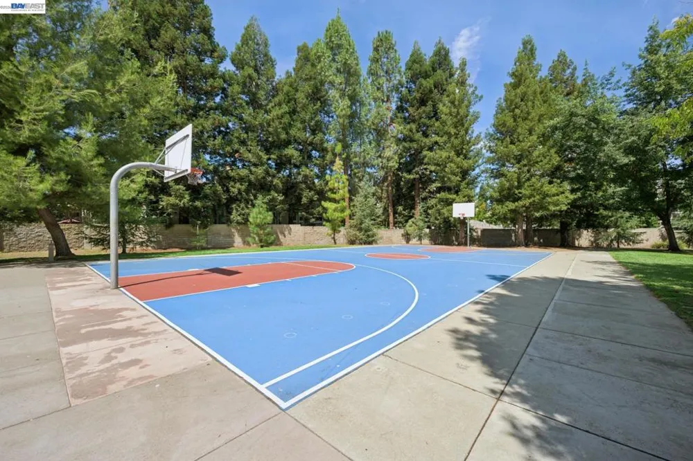 728 Saint Michael Cir Pleasanton, CA 94566